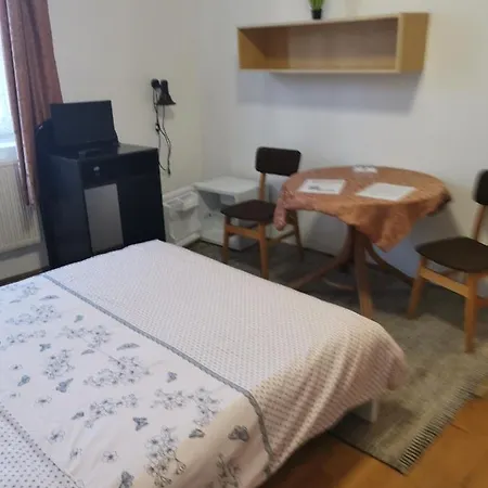 Hajos Apartmans *